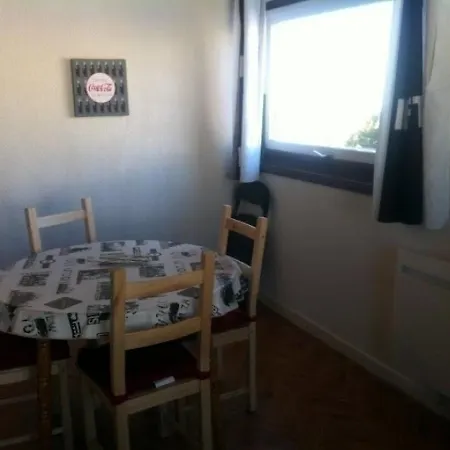 Appartement Appartement Chamrousse, 3 pièces, 6 personnes - FR-1-340-17